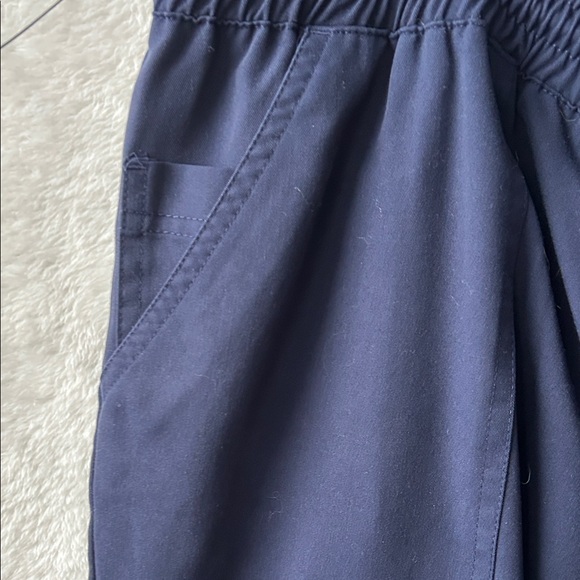 Beyond scrubs 7 pocket elastic and drawstring navy Pants - Picture 2 of 10